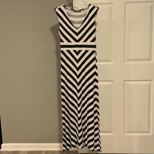 Apt. 9 Black and White Chevron Maxi Dress